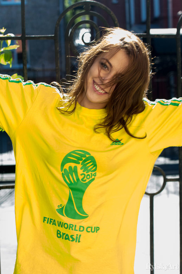 Нина, 24 года, 4 размер груди